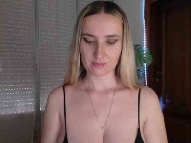 Alina-Lovely webcam