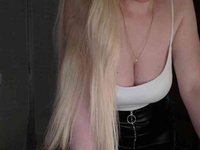 Alina-Lovely webcam