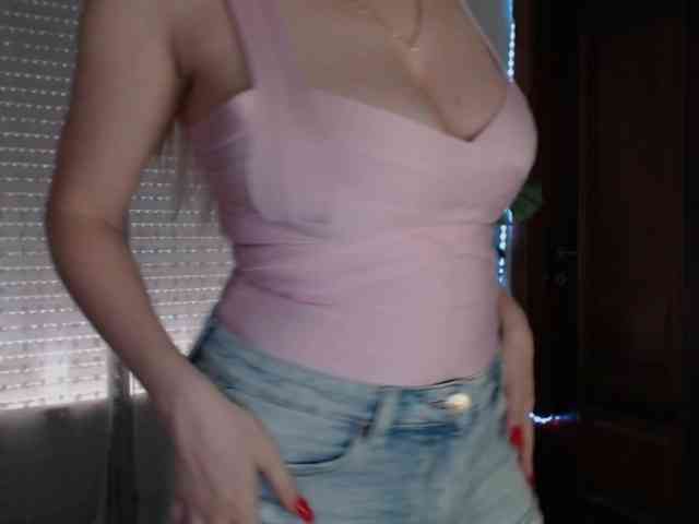 Alina-Lovely webcam