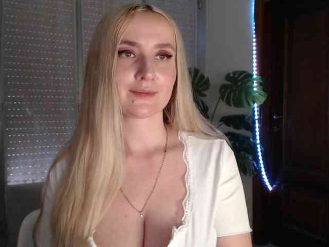 Alina-Lovely webcam