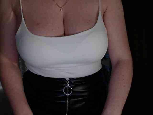 Alina-Lovely webcam