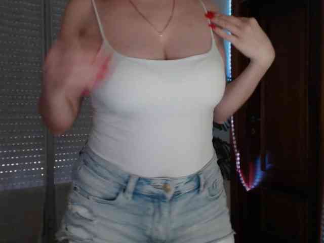 Alina-Lovely webcam
