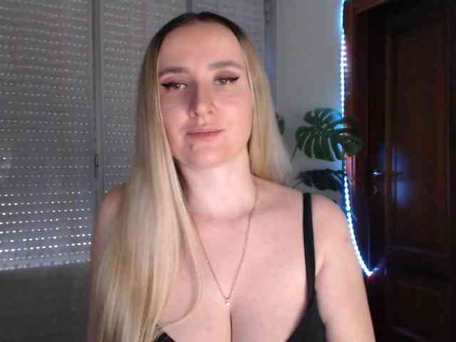 Alina-Lovely webcam