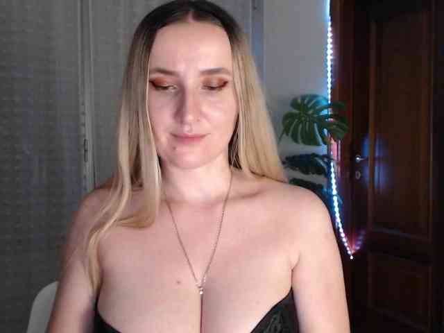 Alina-Lovely webcam