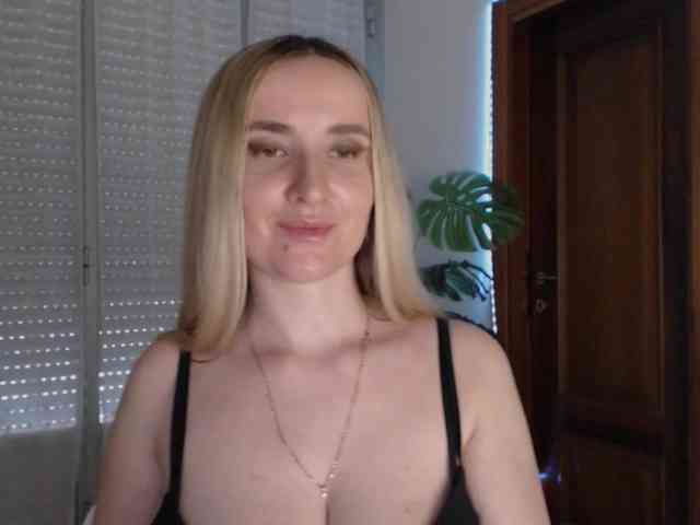 Alina-Lovely webcam