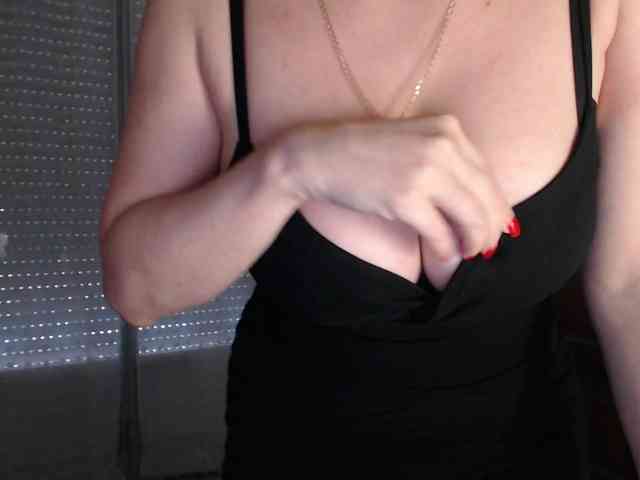 Alina-Lovely webcam