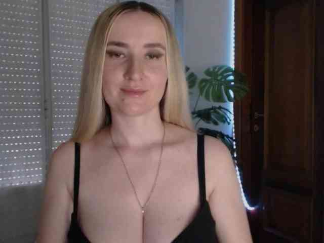 Alina-Lovely webcam