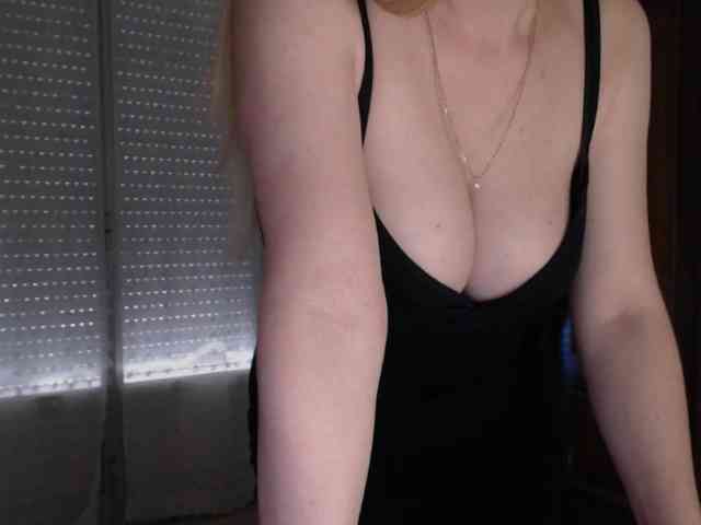 Alina-Lovely webcam