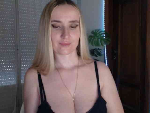 Alina-Lovely webcam