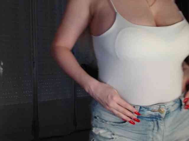 Alina-Lovely webcam
