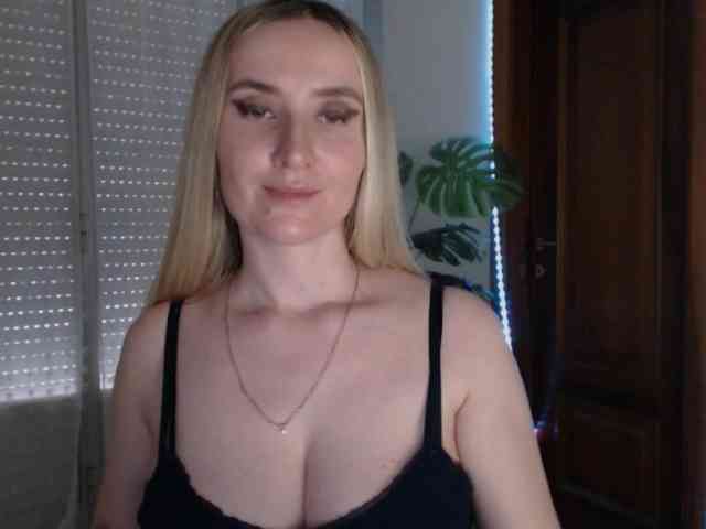 Alina-Lovely webcam