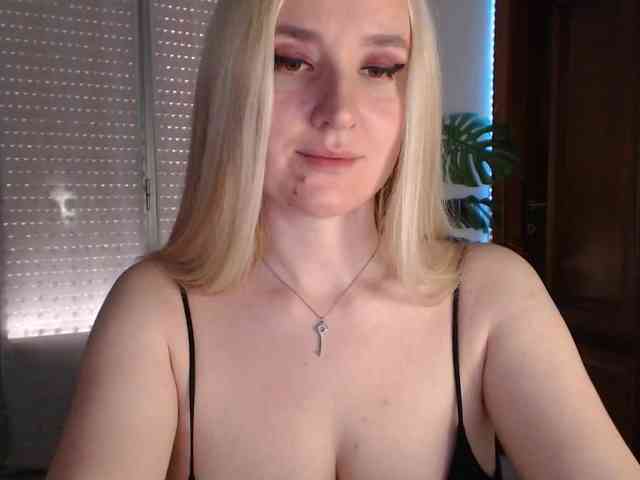 Alina-Lovely webcam