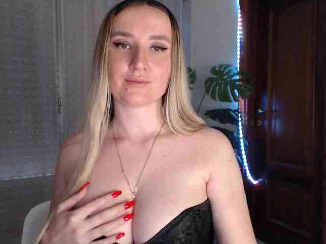 Alina-Lovely webcam