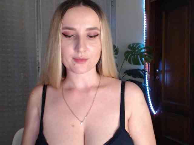 Alina-Lovely webcam
