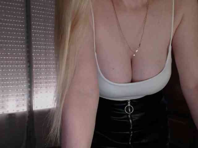Alina-Lovely webcam