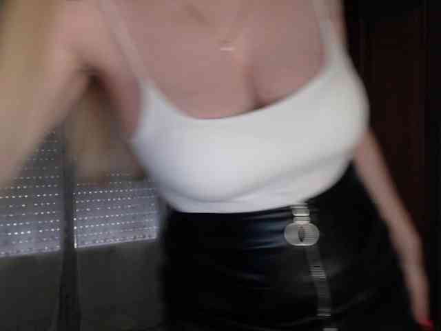Alina-Lovely webcam