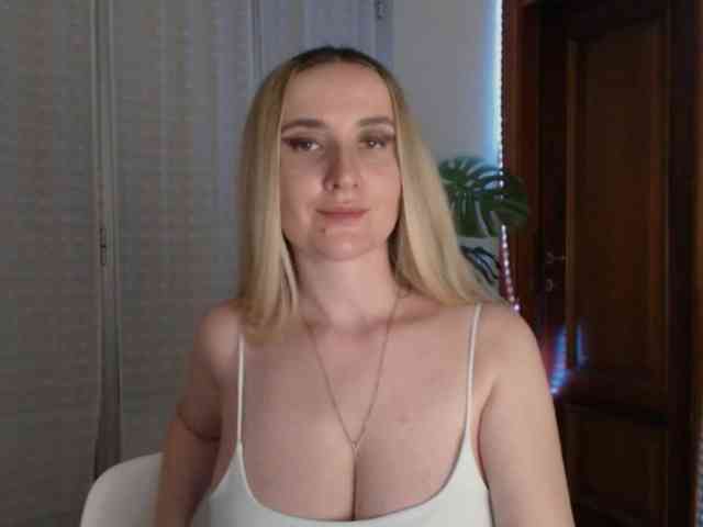 Alina-Lovely webcam