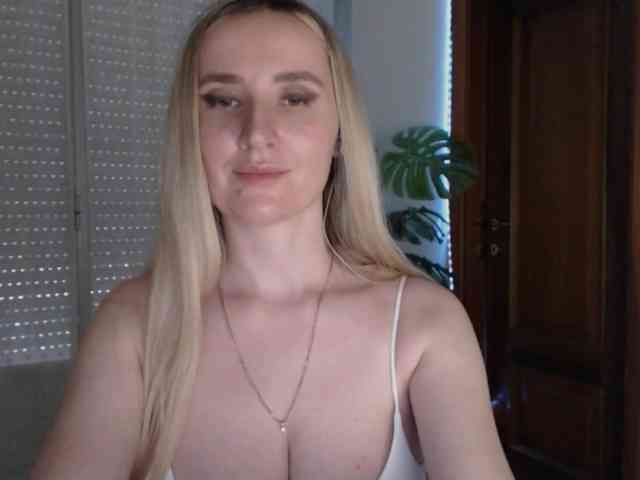 Alina-Lovely webcam