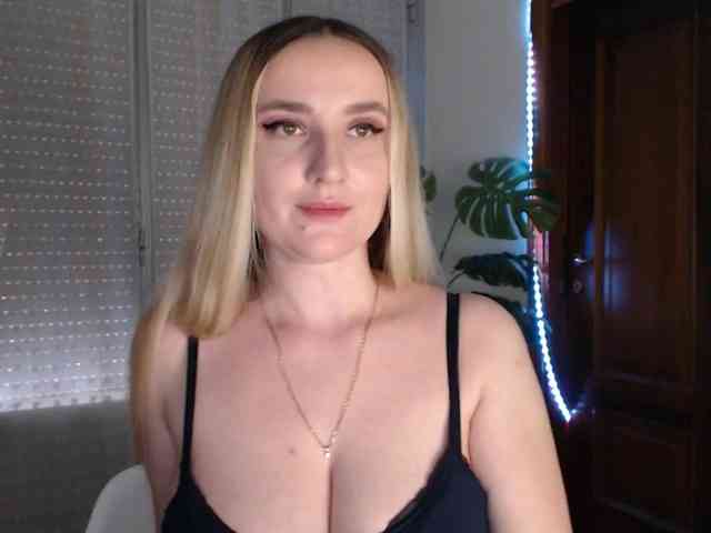 Alina-Lovely webcam
