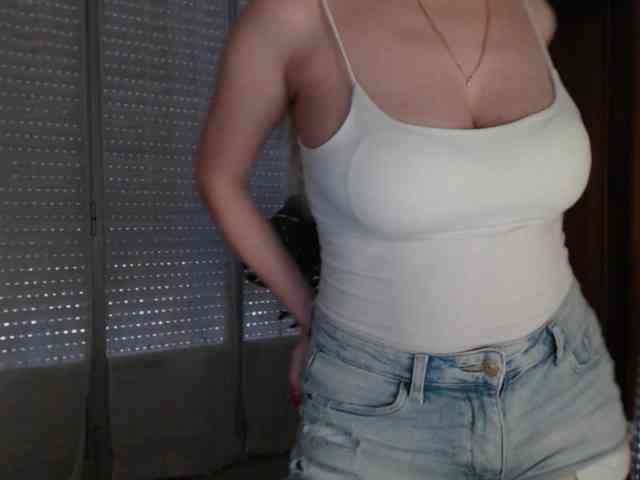 Alina-Lovely webcam