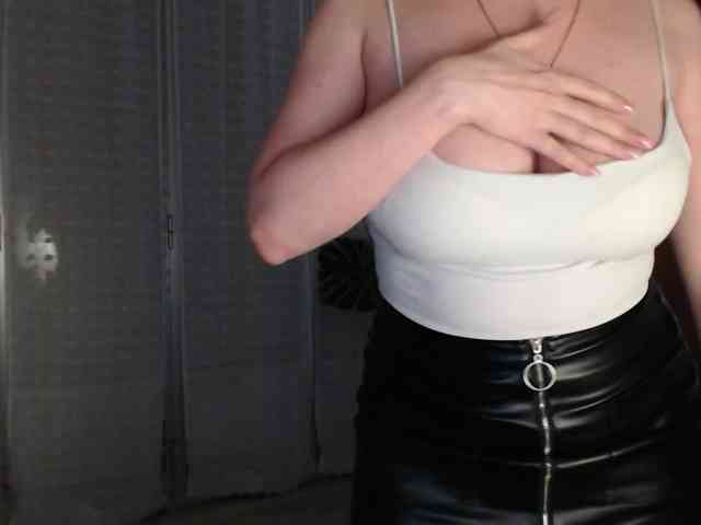 Alina-Lovely webcam
