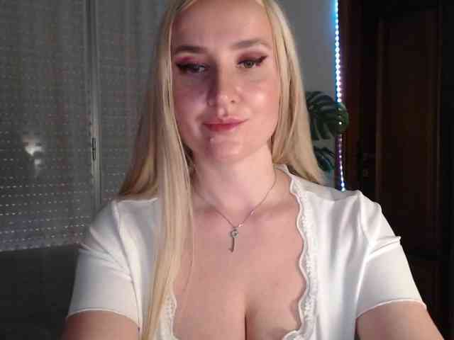 Alina-Lovely webcam
