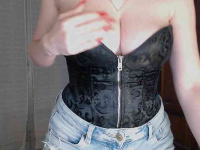 Alina-Lovely webcam