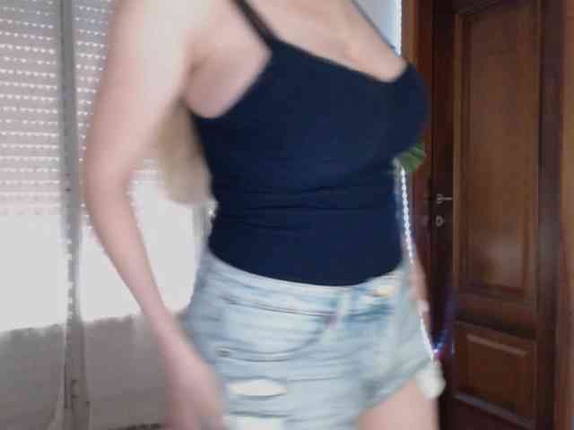 Alina-Lovely webcam
