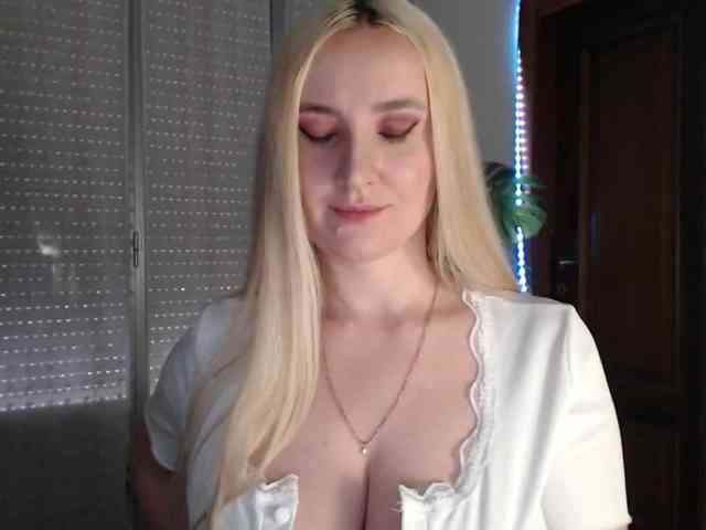 Alina-Lovely webcam