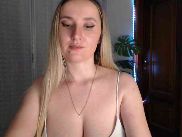 Alina-Lovely webcam