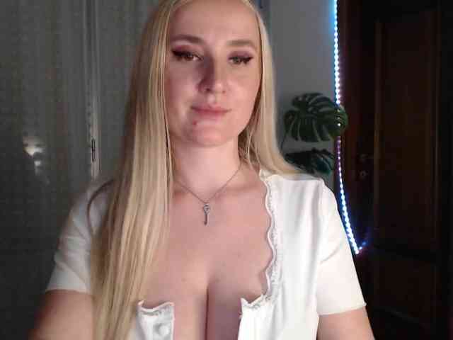Alina-Lovely webcam