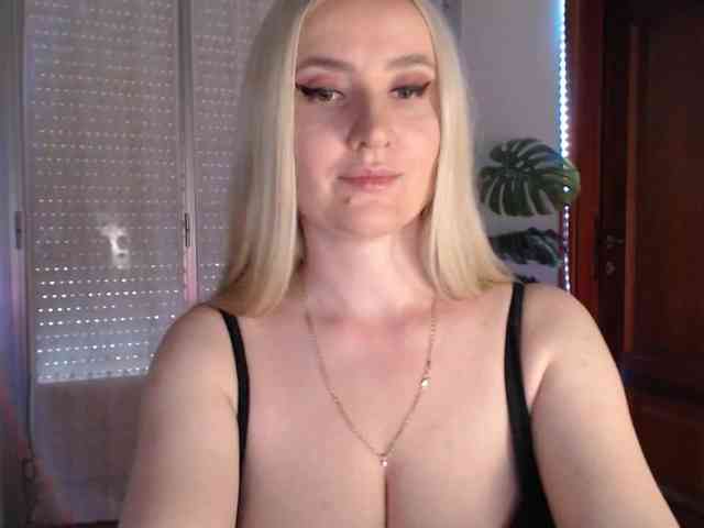 Alina-Lovely webcam