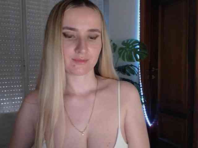 Alina-Lovely webcam