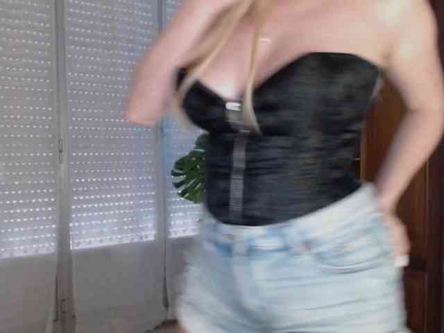 Alina-Lovely webcam