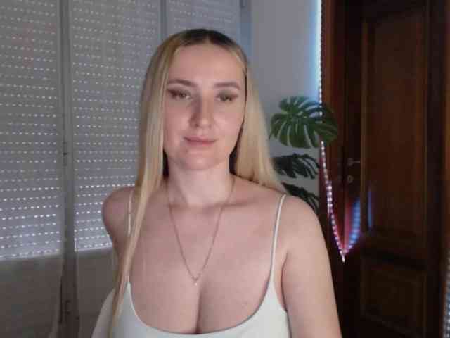 Alina-Lovely webcam