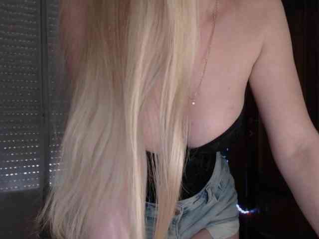 Alina-Lovely webcam