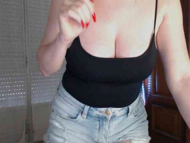 Alina-Lovely webcam