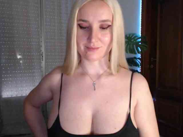 Alina-Lovely webcam