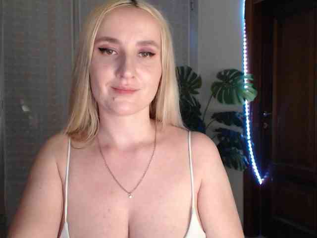 Alina-Lovely webcam