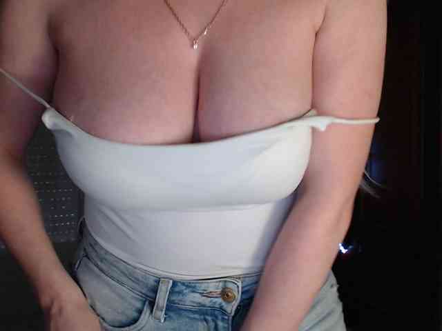 Alina-Lovely webcam