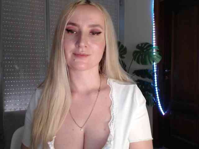 Alina-Lovely webcam