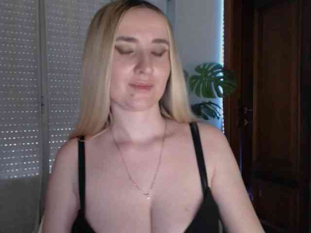 Alina-Lovely webcam