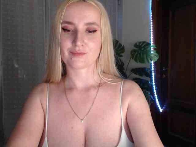 Alina-Lovely webcam