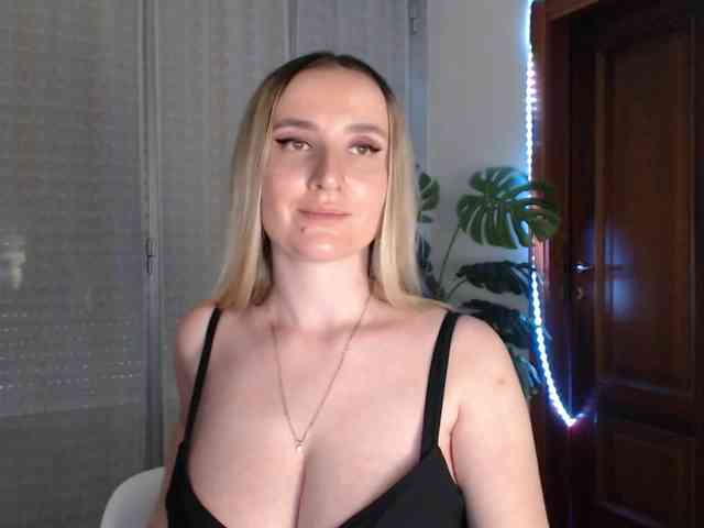 Alina-Lovely webcam