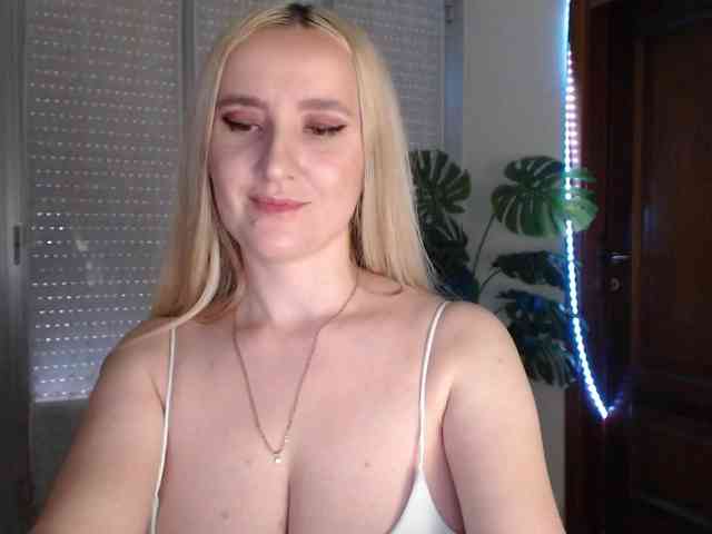 Alina-Lovely webcam