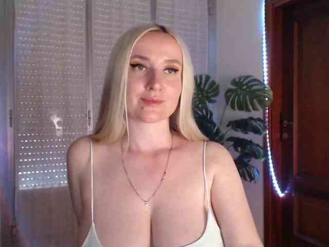Alina-Lovely webcam