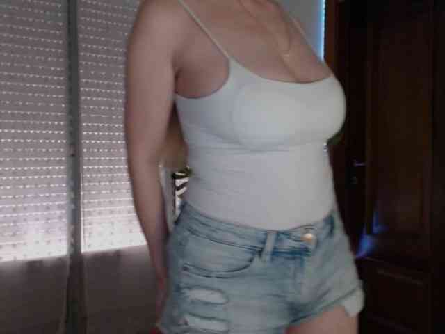 Alina-Lovely webcam