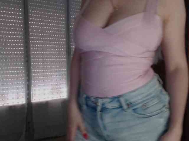 Alina-Lovely webcam
