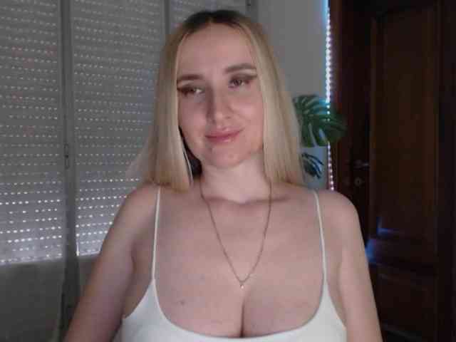 Alina-Lovely webcam