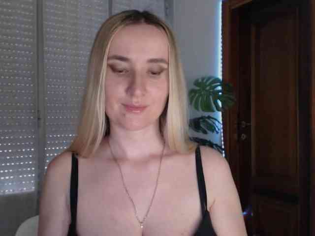 Alina-Lovely webcam